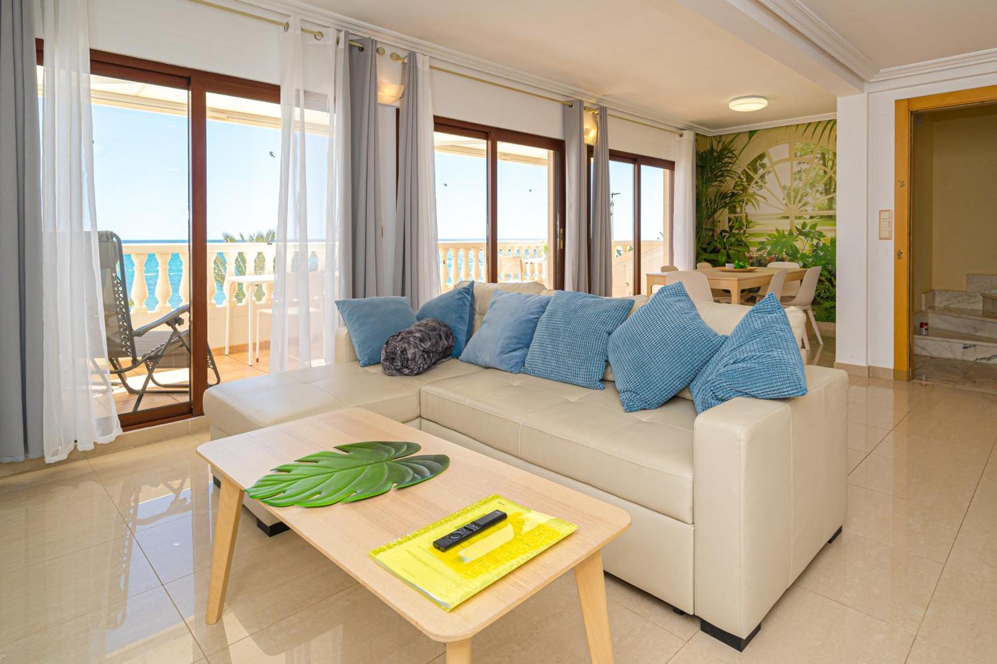 Front Line Apartment Jakarta 2 Ел Кампело Екстериор снимка